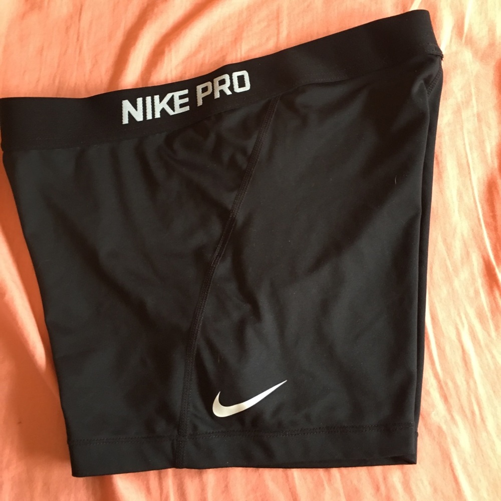EUC Nike Spandex sport shorts. Sz L.